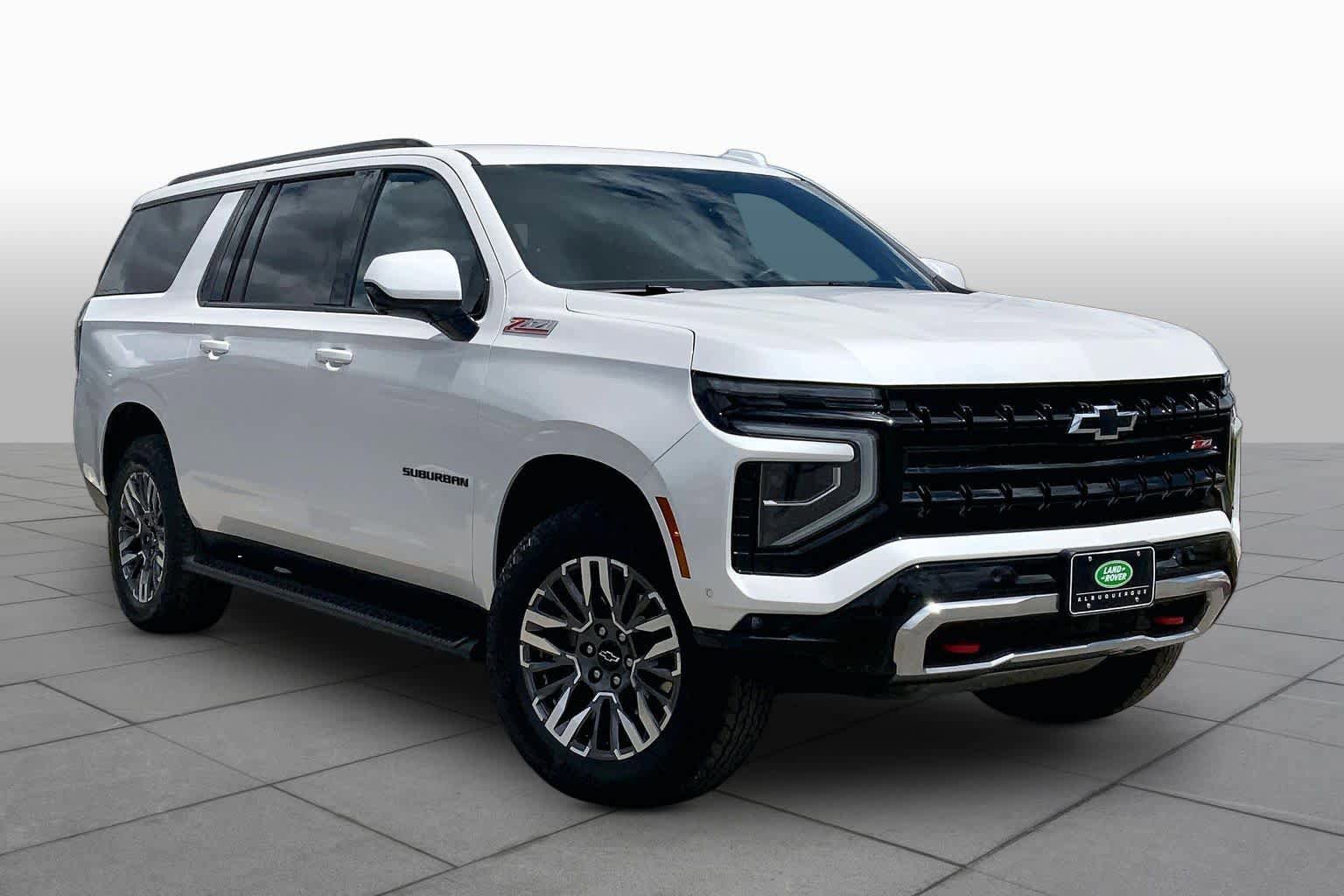 Used 2025 Chevrolet Suburban Z71 AWD/4WD image 3