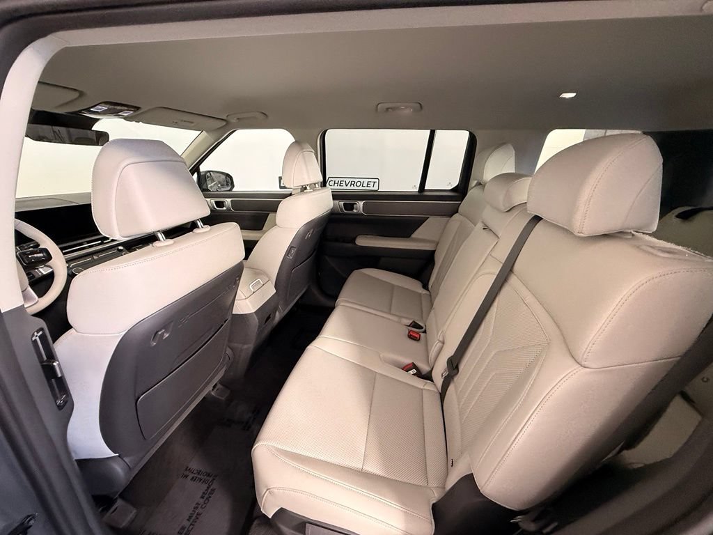 Used 2026 Hyundai Santa Fe SEL FWD image 23