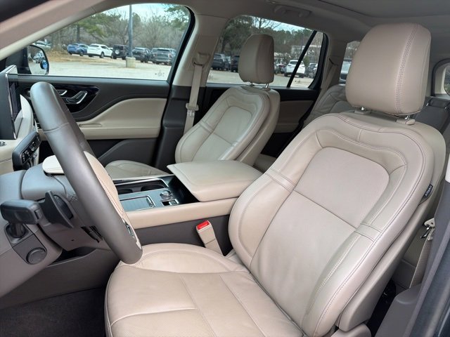 Used 2023 Lincoln Aviator Reserve w/ Elements Package Plus image 10