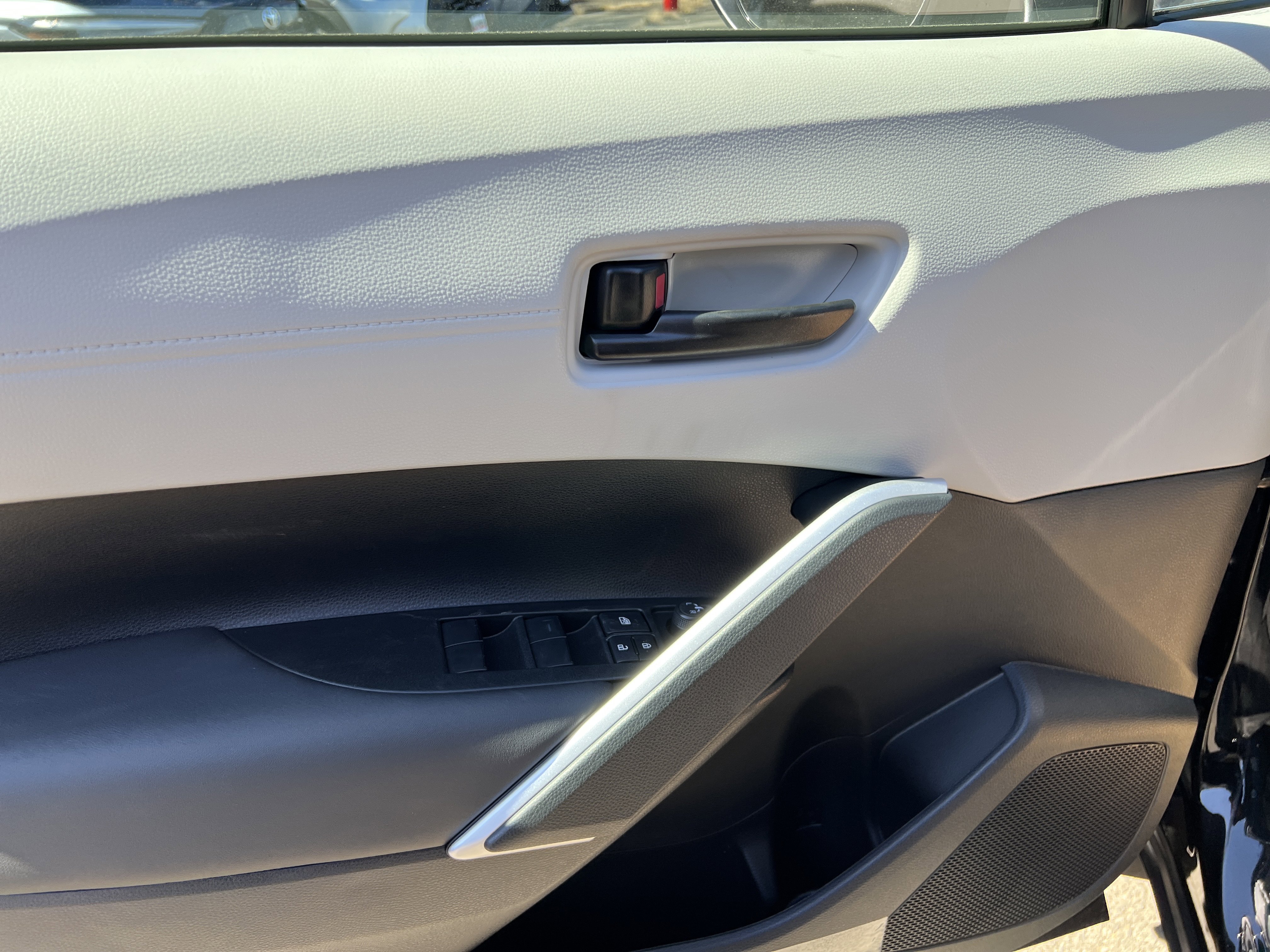 New 2026 Toyota Corolla Cross L image 9