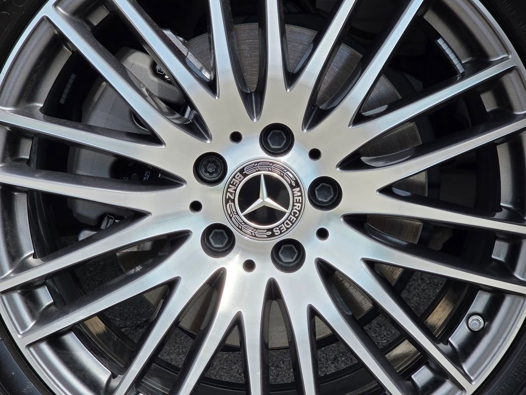 Used 2025 Mercedes-Benz GLC 300 4MATIC image 22
