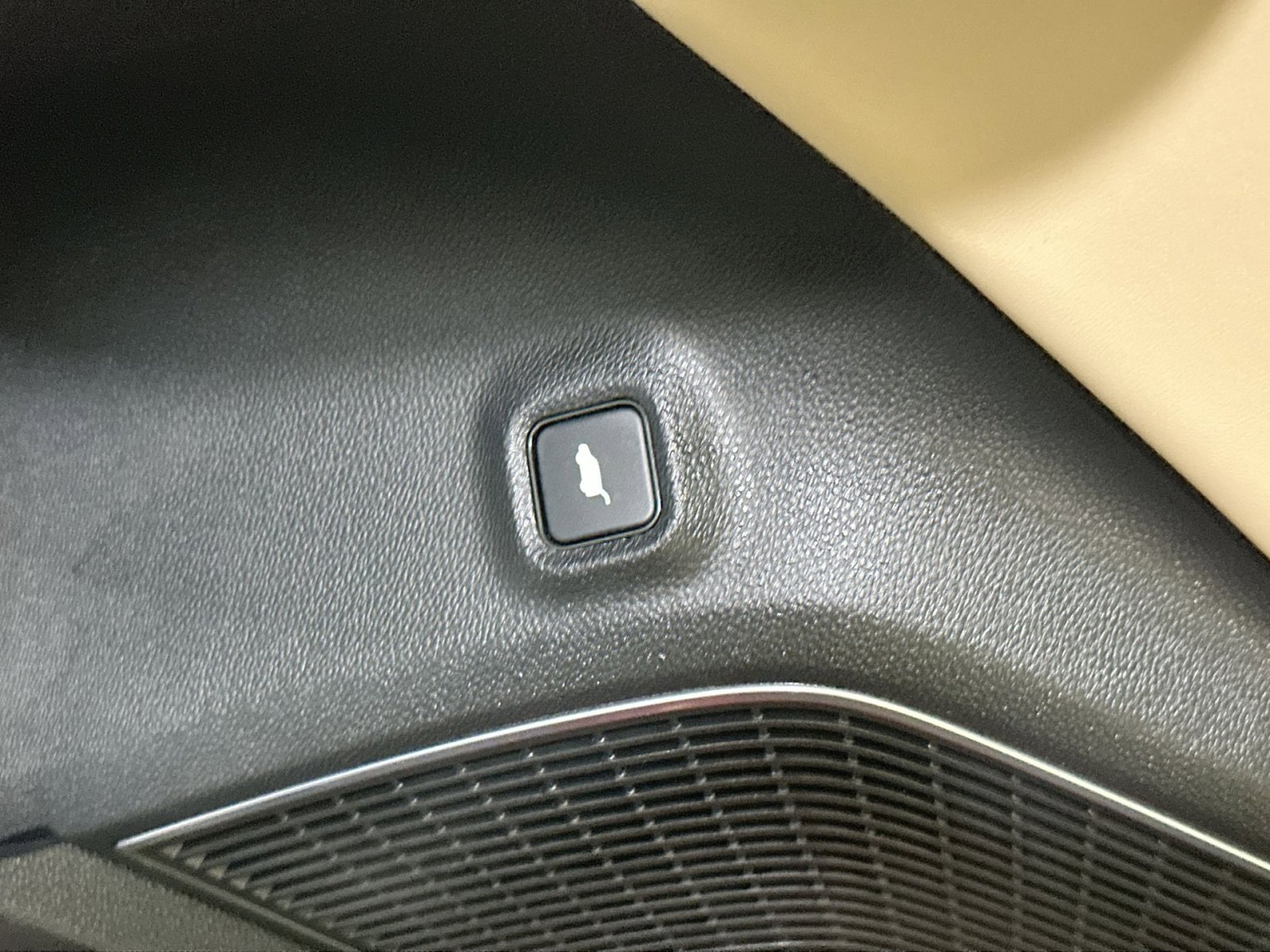 Used 2022 Acura MDX SH-AWD w/ Technology Package image 18