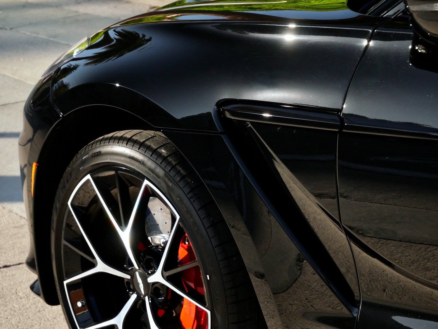New 2026 Aston Martin DBX 707 AWD/4WD image 9