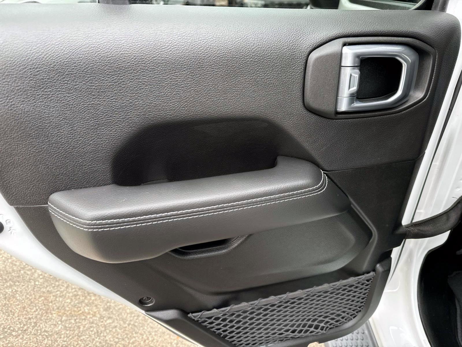 Used 2023 Jeep Wrangler Unlimited Sahara w/ Cold Weather Group image 8