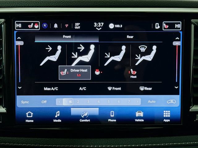 Used 2025 Chrysler Pacifica Select image 19