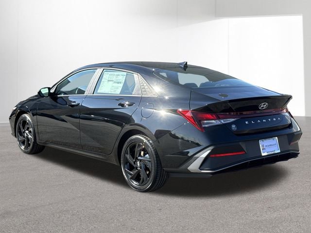 New 2026 Hyundai Elantra Sport FWD image 22