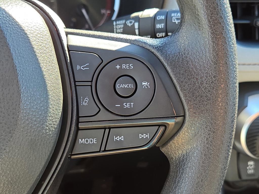 Used 2024 Toyota RAV4 XLE image 30