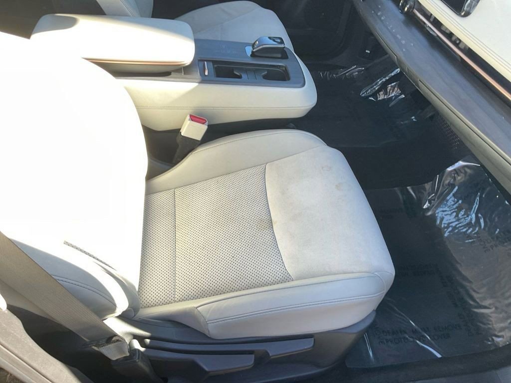 Used 2023 Nissan Ariya FWD image 25