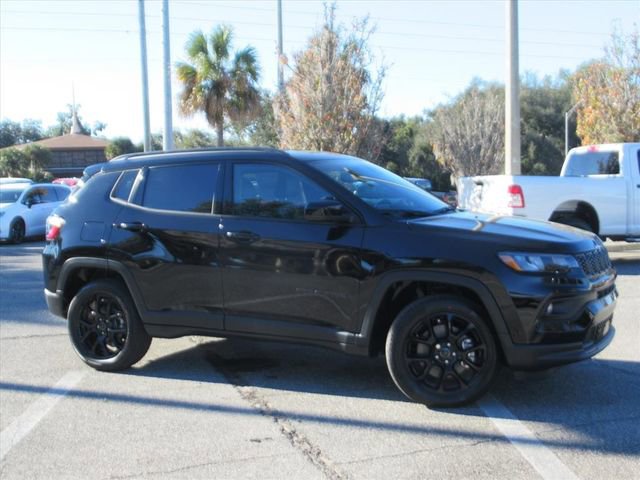New 2026 Jeep Compass Latitude image 2
