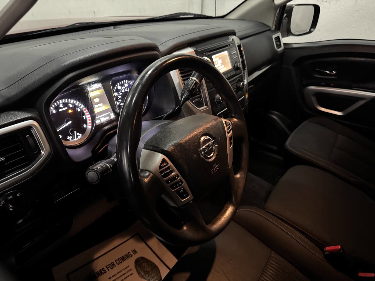 Used 2018 Nissan Titan SV AWD/4WD image 13