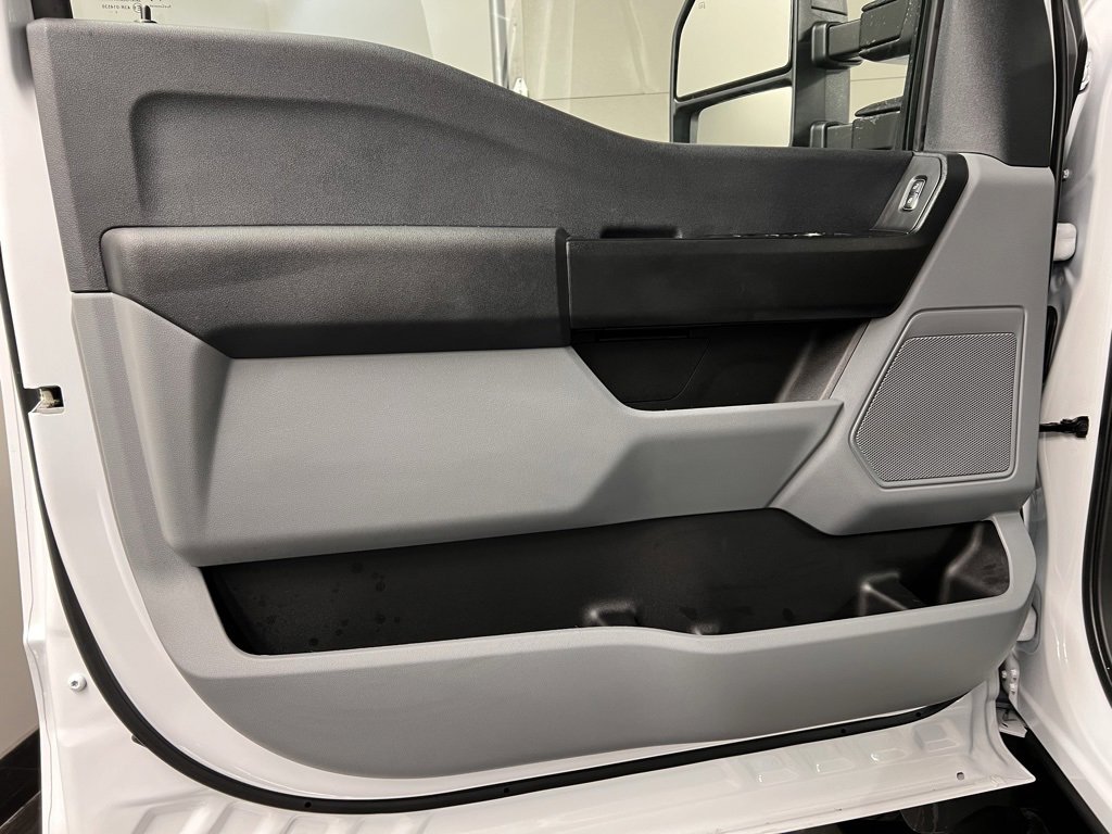 New 2026 Ford F550 4x4 Crew Cab image 24