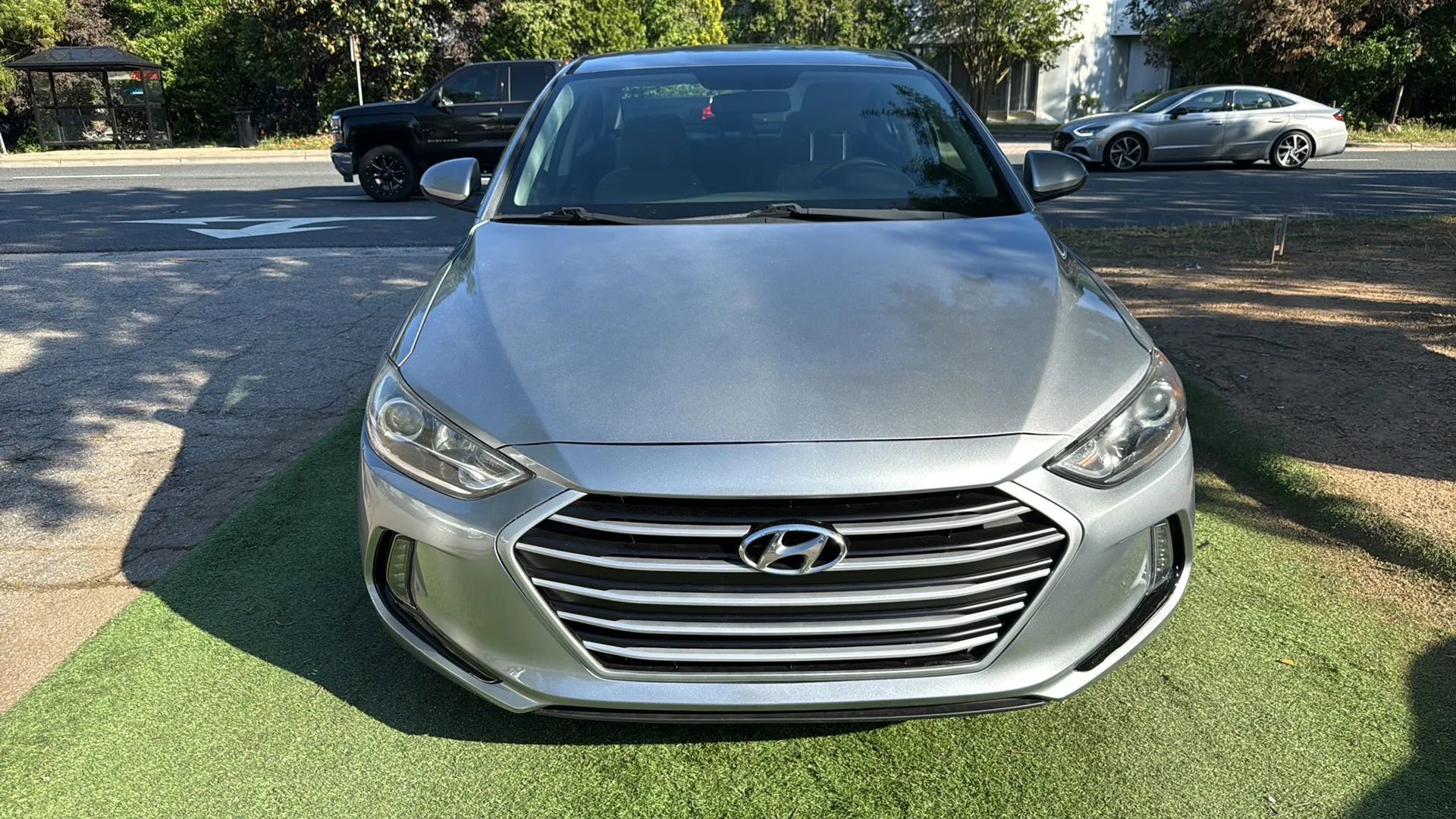 Used 2017 Hyundai Elantra SE w/ SE A/T Tech Package 03 FWD image 2