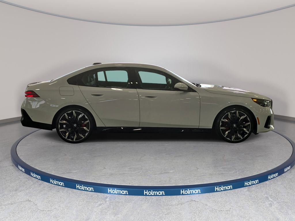 Used 2026 BMW 530i w/ M Sport Package RWD image 5
