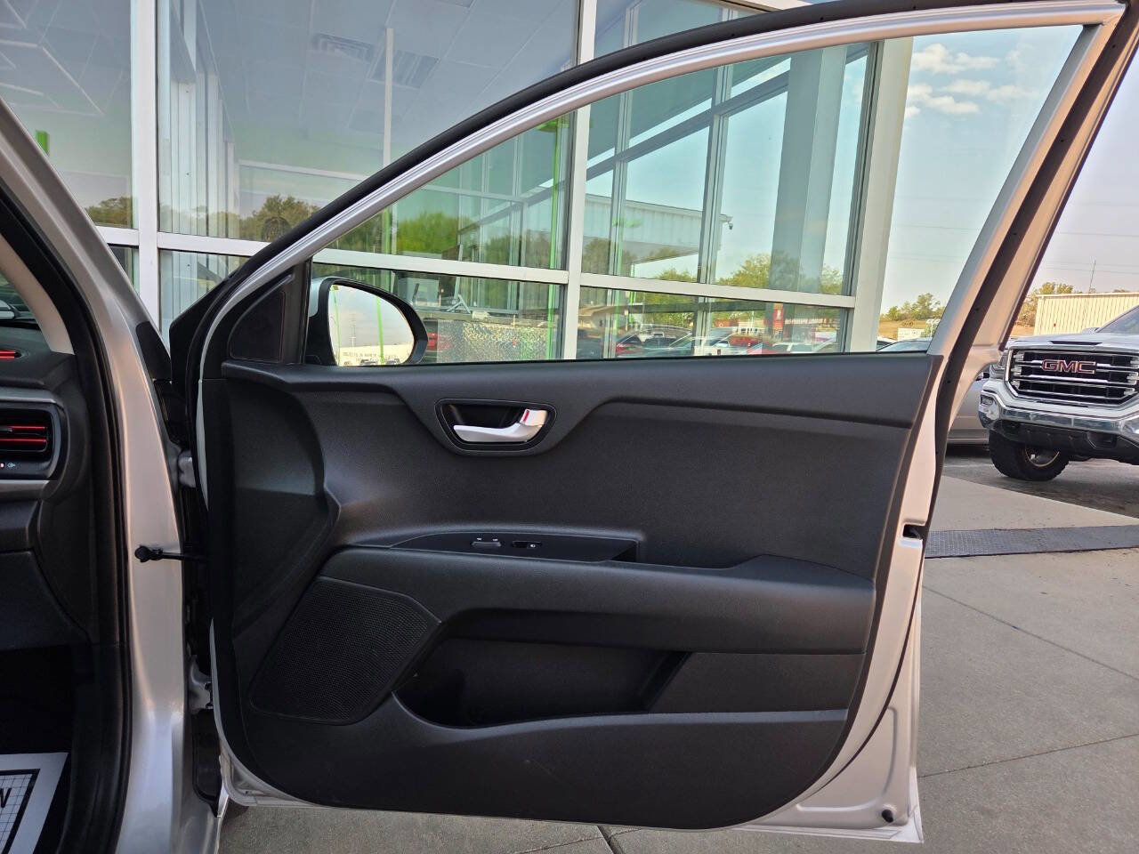 Used 2020 Kia Rio LX image 20