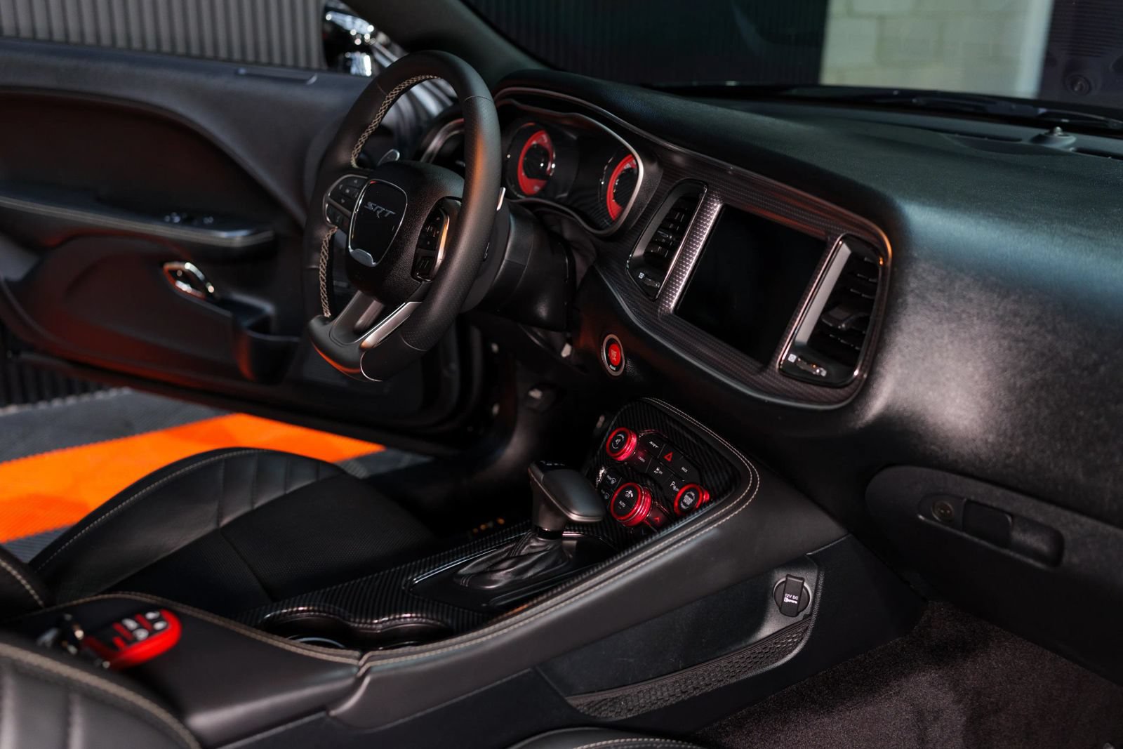 Used 2016 Dodge Challenger SRT Hellcat RWD image 38