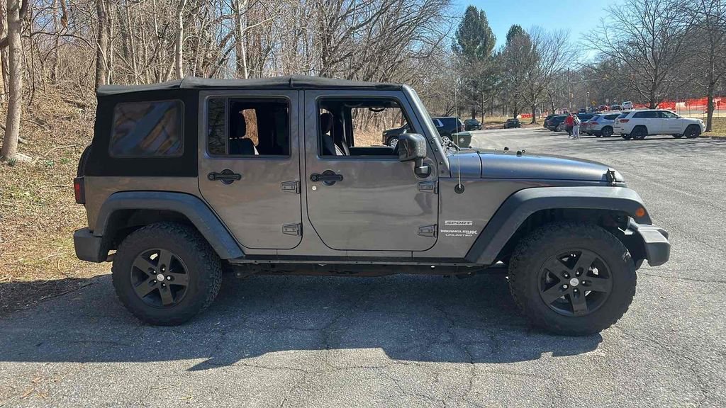Used 2018 Jeep Wrangler Unlimited Sport S image 8