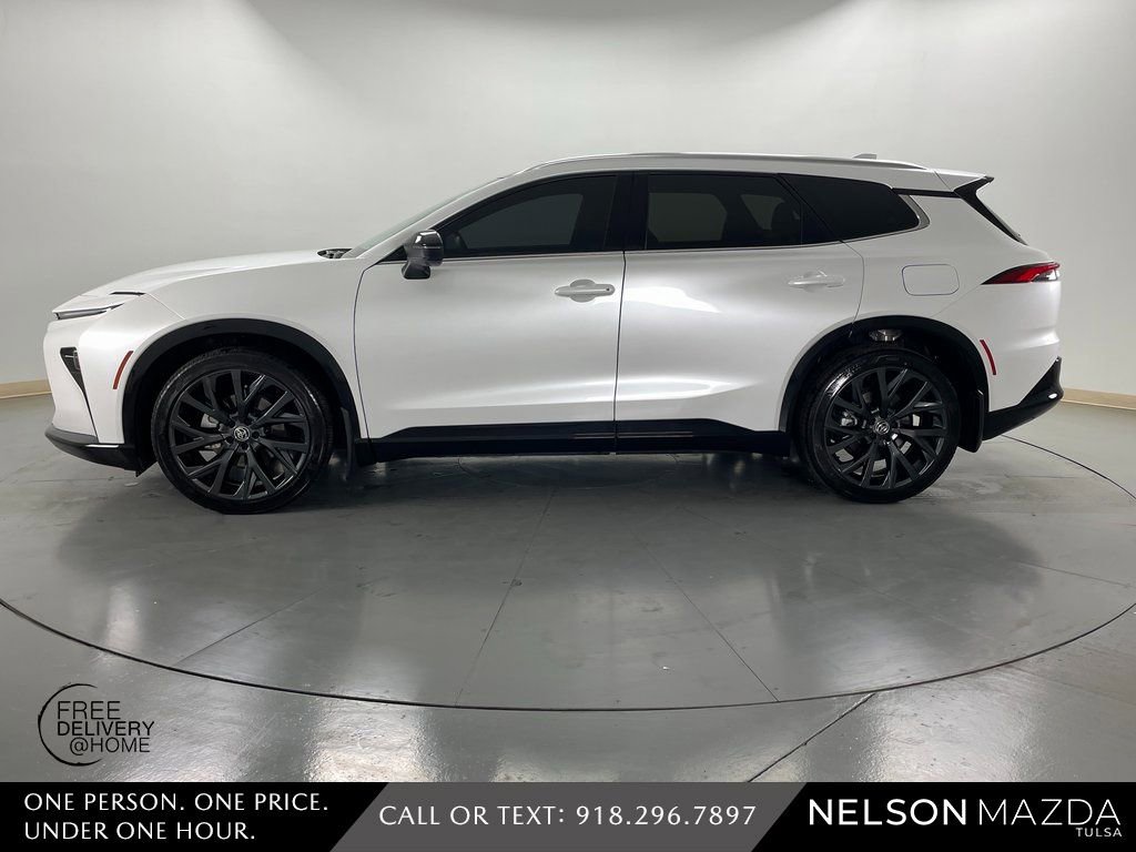 Used 2025 Toyota Crown Signia w/ Advanced Technology Package image 9