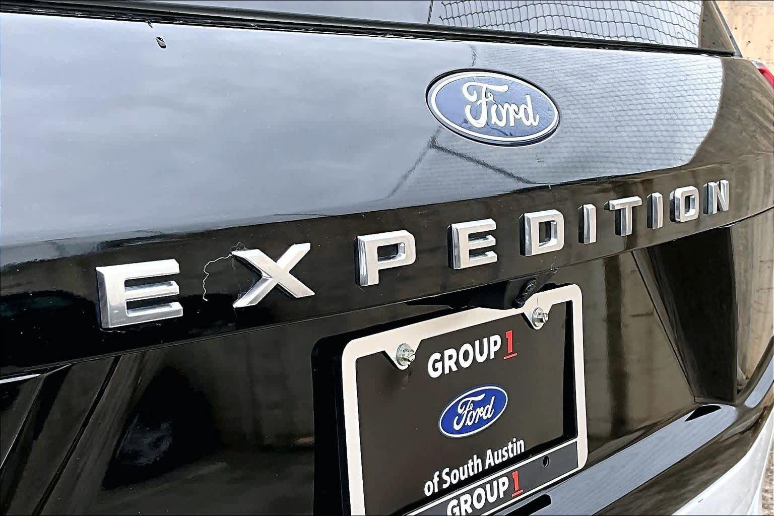 Used 2025 Ford Expedition Active RWD image 12