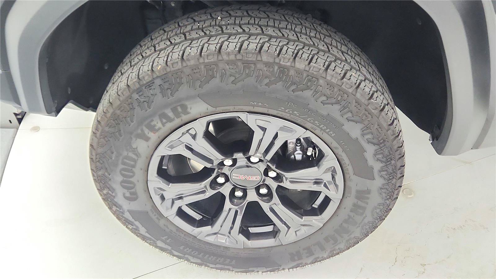 Used 2025 GMC Canyon Elevation RWD image 10