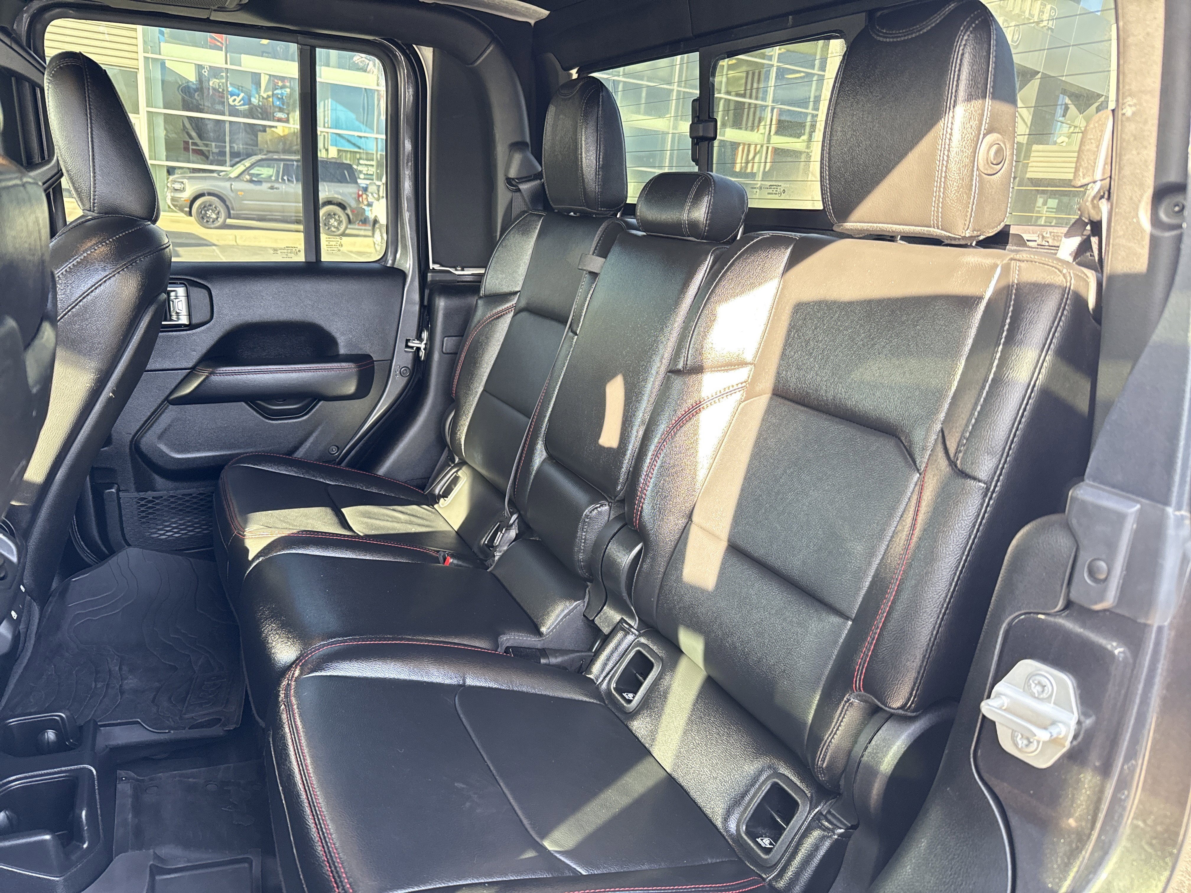 Used 2023 Jeep Gladiator Rubicon w/ Cold Weather Group image 25