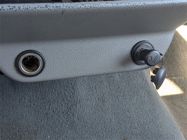 Used 2005 Ford Expedition XLS image 22