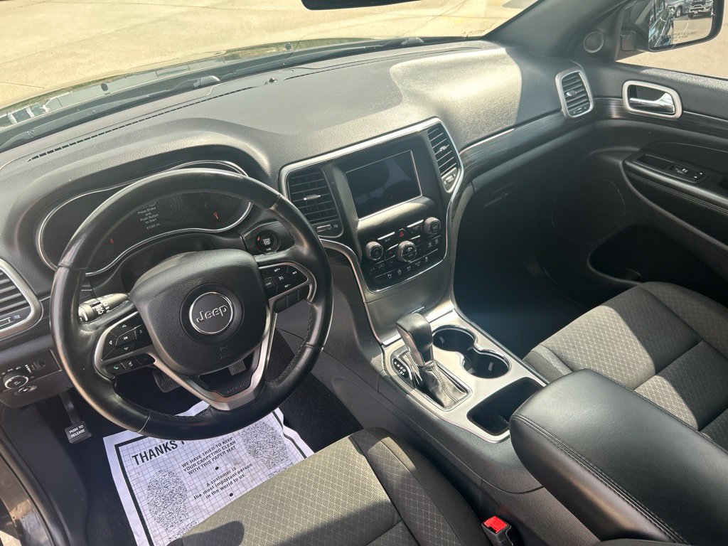 Used 2020 Jeep Grand Cherokee Laredo AWD/4WD image 13