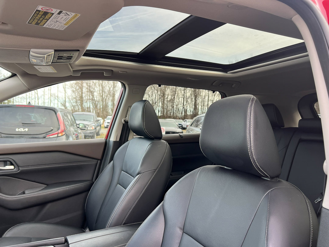 Used 2023 Nissan Rogue SL w/ SL Premium Package image 23