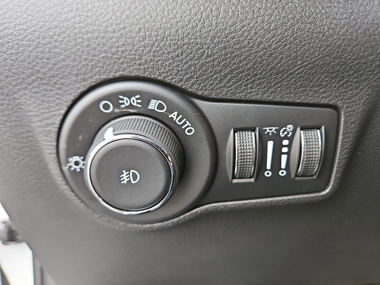 New 2026 Jeep Compass Latitude image 27