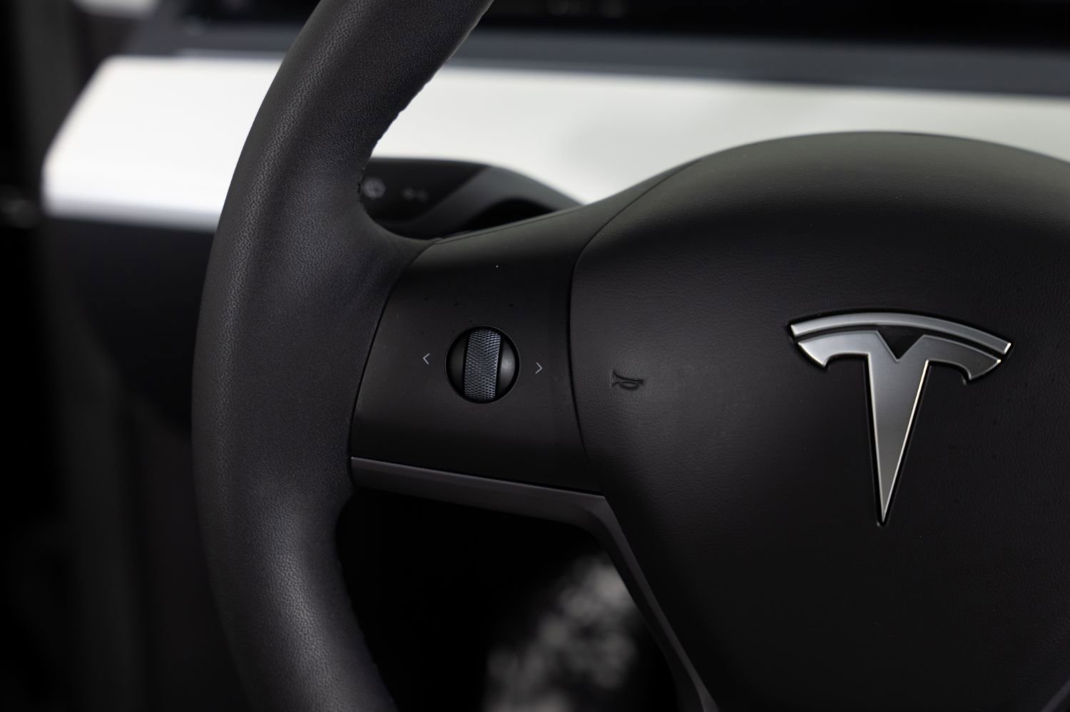 Used 2024 Tesla Model Y Performance AWD/4WD image 30