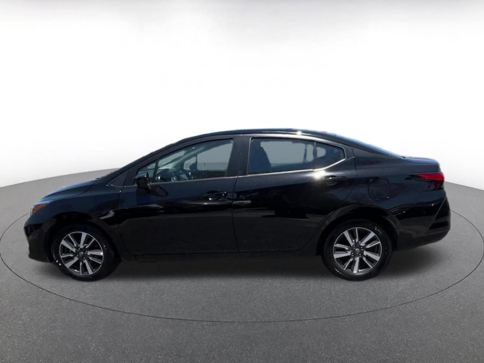 Used 2025 Nissan Versa SV FWD image 9