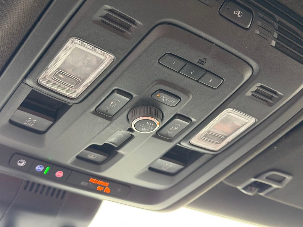 Used 2023 GMC Yukon XL Denali Ultimate image 42