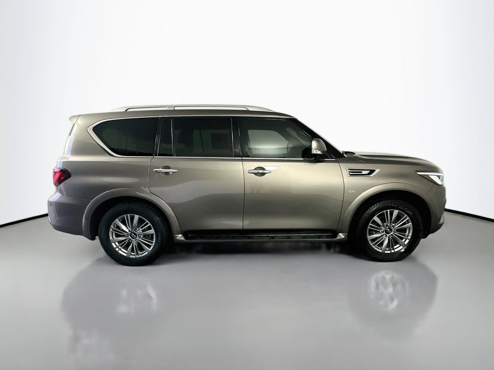 Used 2018 INFINITI QX80 2WD w/ Driver Assistance Package image 8