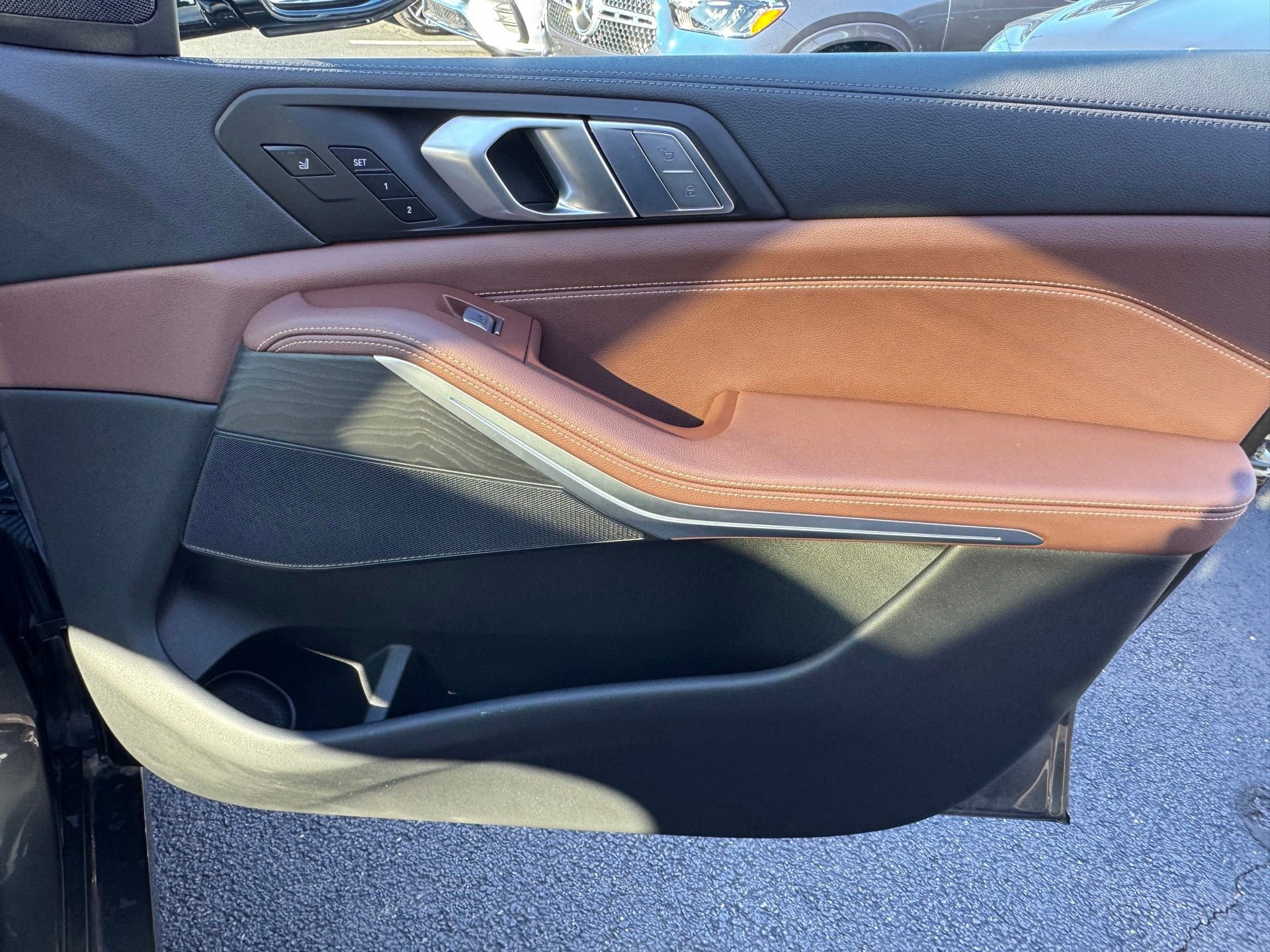 Used 2022 BMW X7 xDrive40i w/ Premium Package image 16