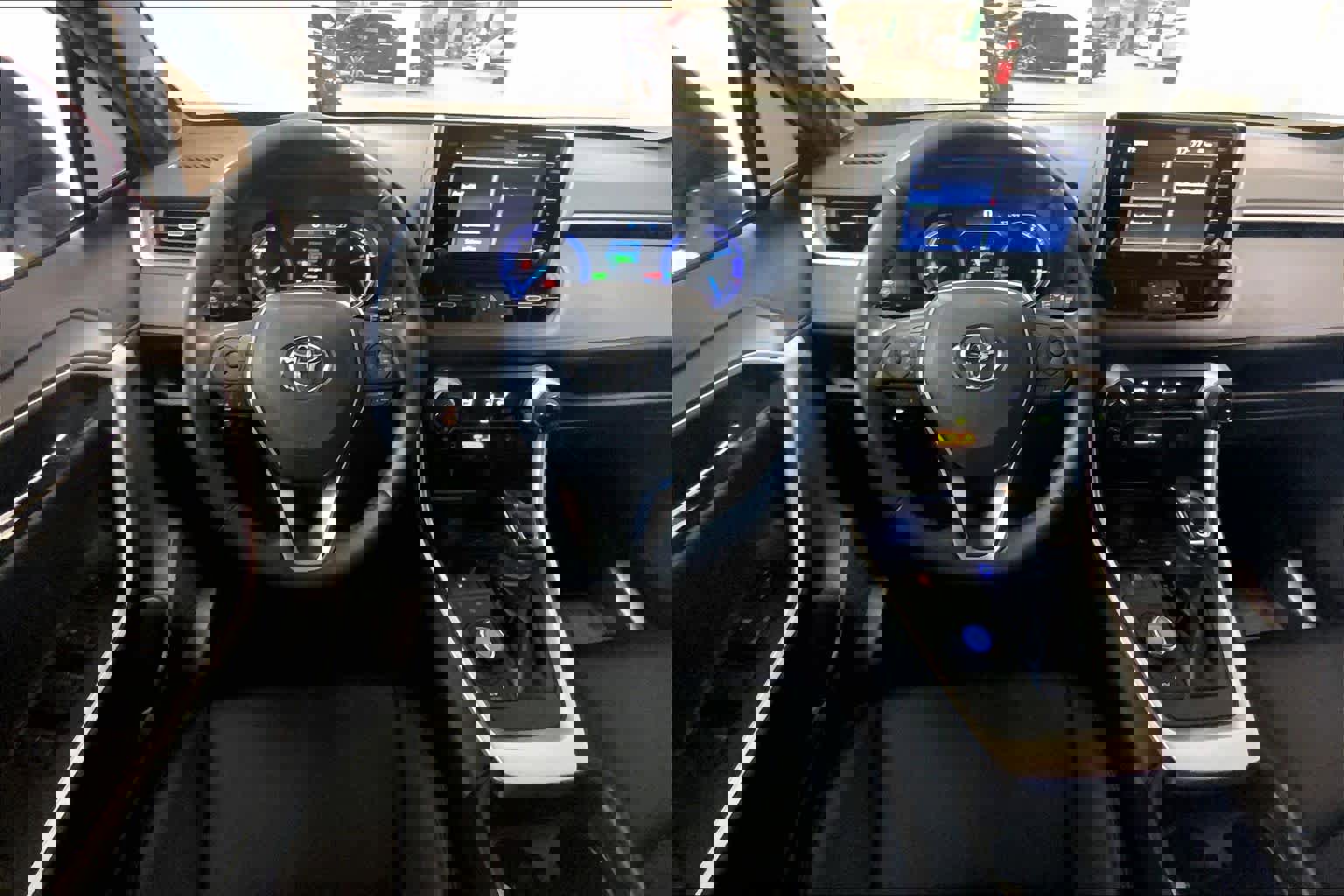 Used 2020 Toyota RAV4 XSE image 5