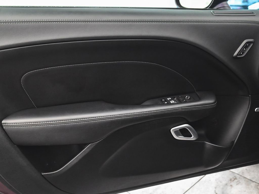Used 2022 Dodge Challenger GT w/ Plus Package image 8