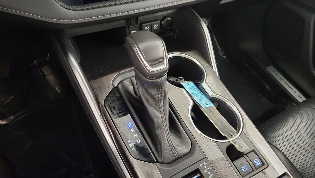 Used 2021 Toyota Highlander Limited image 32