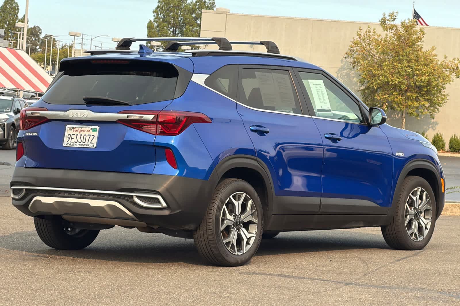 Used 2023 Kia Seltos EX AWD/4WD image 2