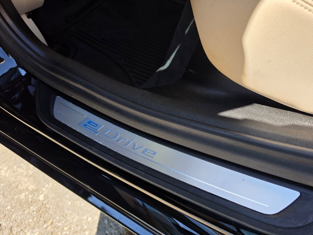 Used 2018 BMW 530e 530e iPerformance image 38