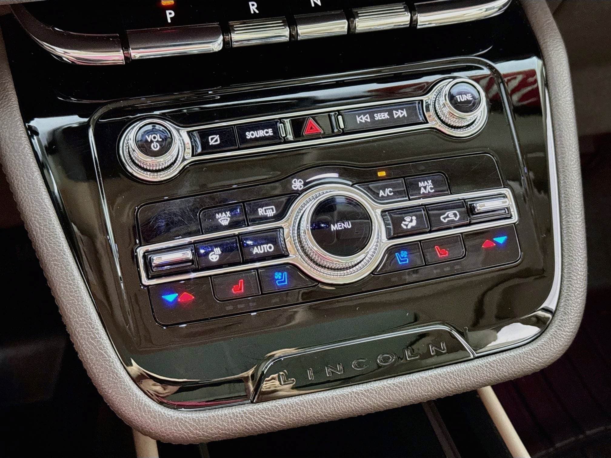 Used 2021 Lincoln Corsair AWD w/ Premium Package image 19
