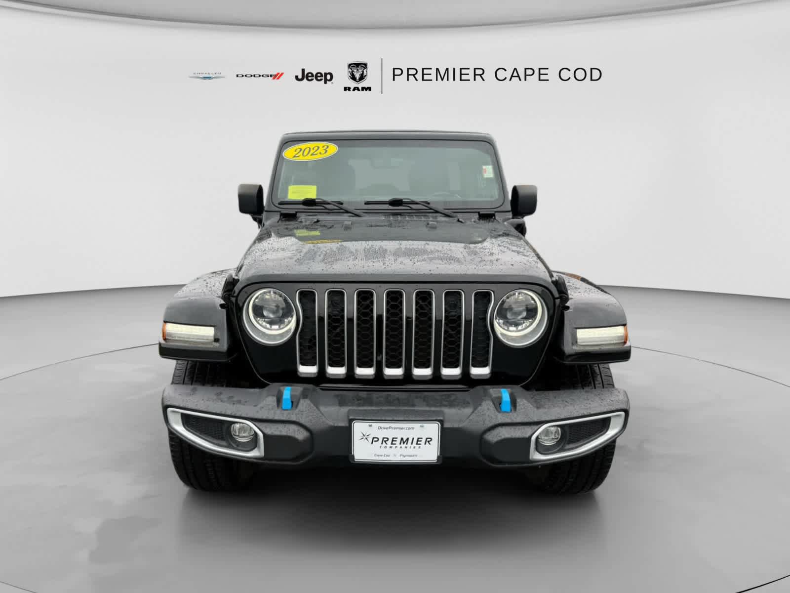 Used 2023 Jeep Wrangler Unlimited Sahara w/ Cold Weather Group AWD/4WD image 3