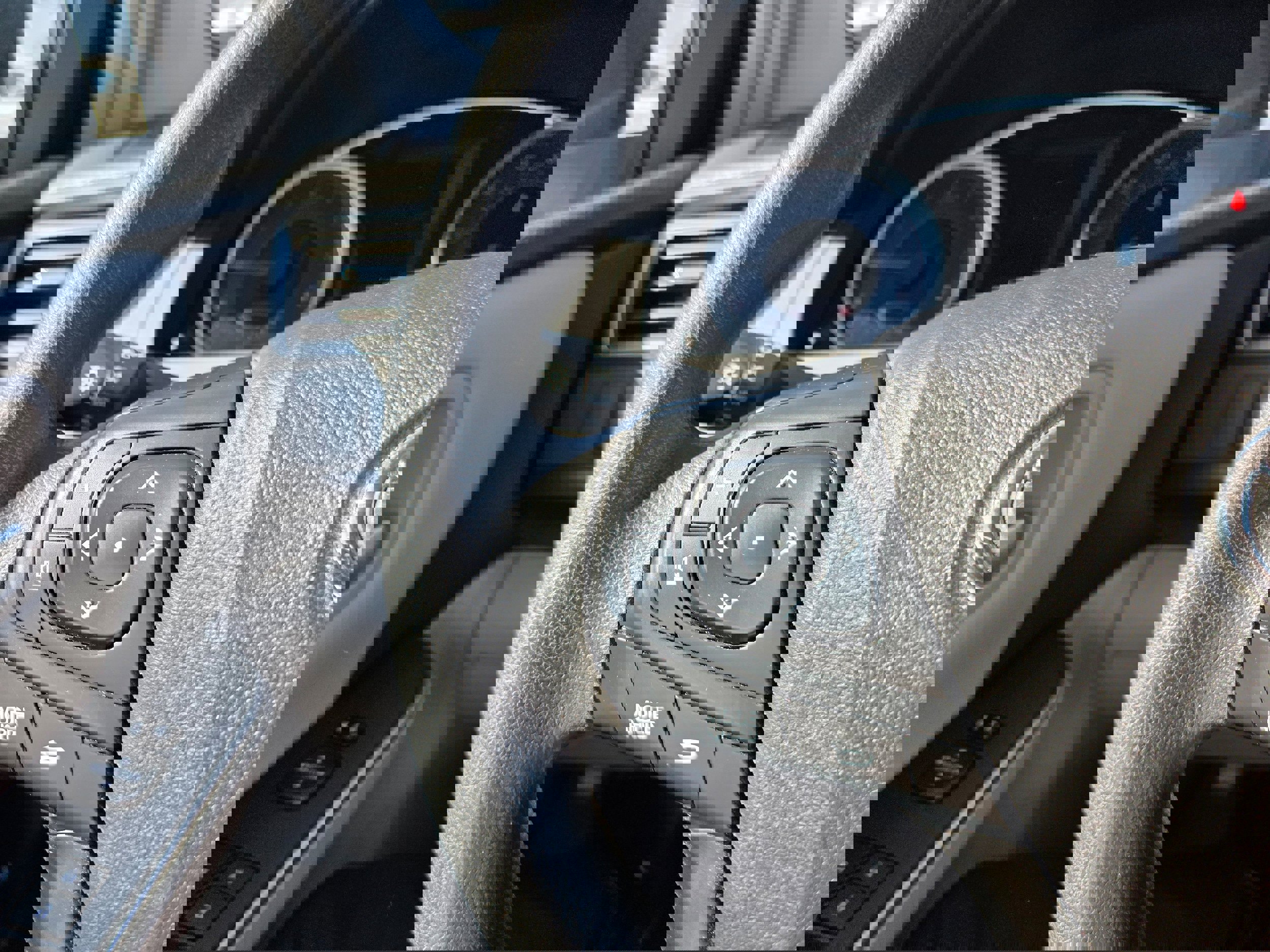 Used 2016 Toyota Camry LE image 14