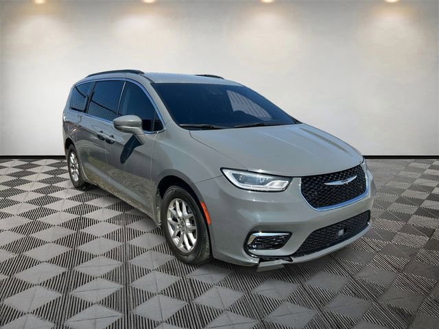 Used 2022 Chrysler Pacifica Touring-L image 4