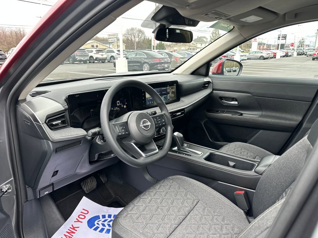 Used 2025 Nissan Kicks SV image 9