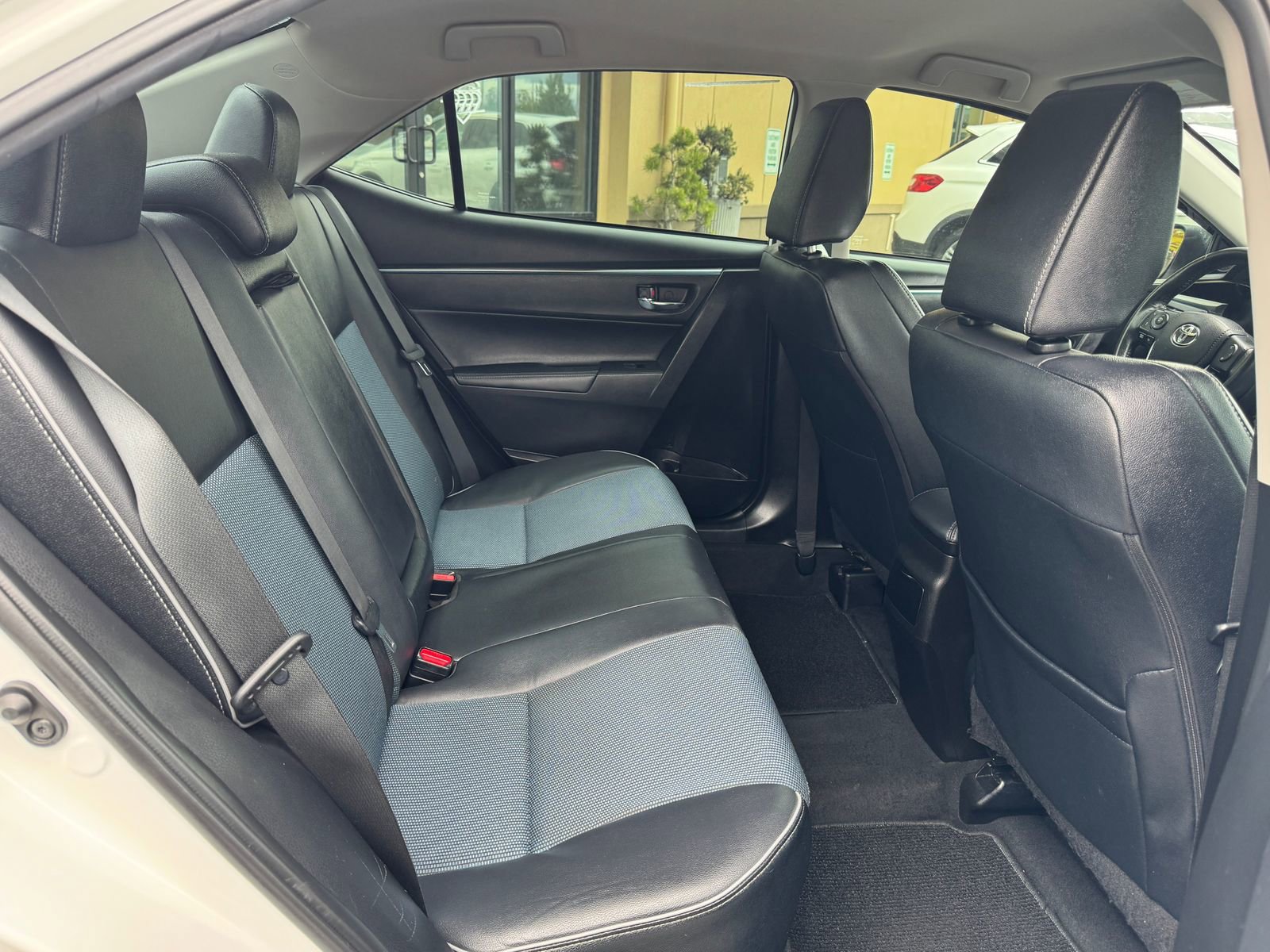 Used 2015 Toyota Corolla S FWD image 17