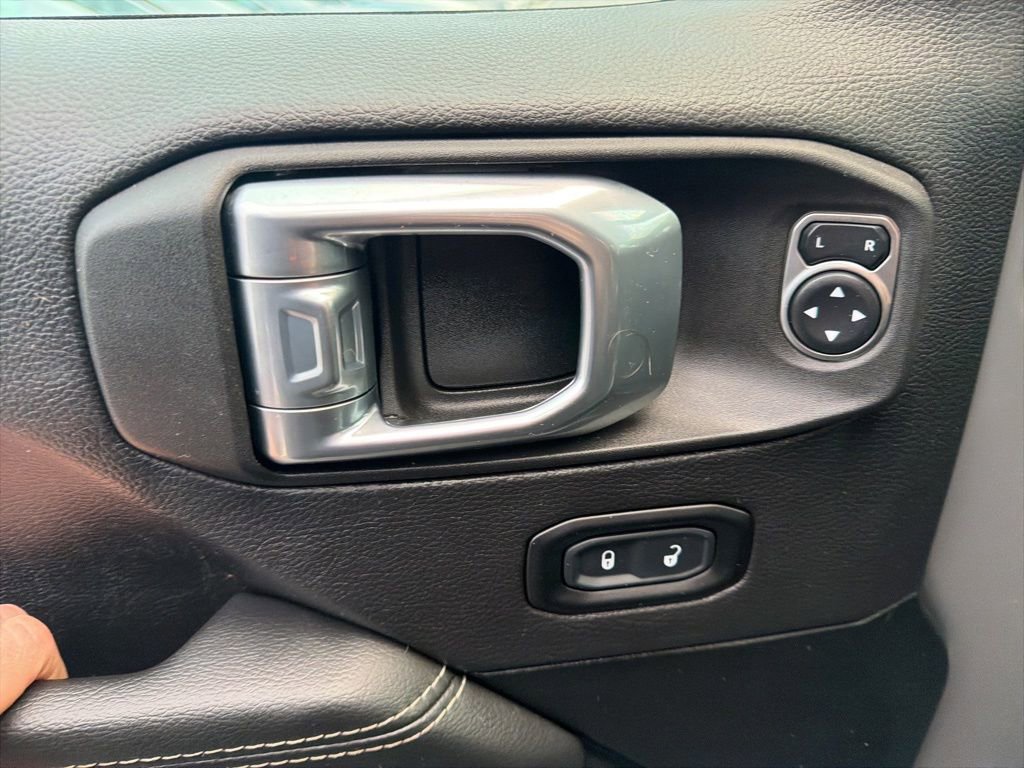 Used 2021 Jeep Wrangler Unlimited Sahara w/ Cold Weather Group AWD/4WD image 23