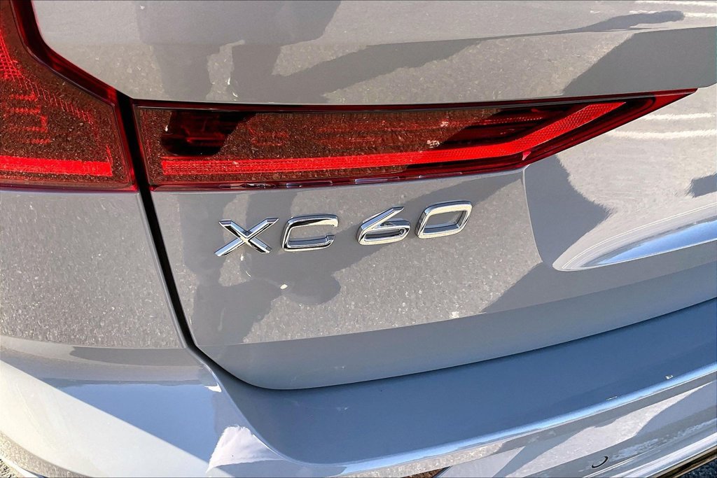 New 2027 Volvo XC60 B5 Core AWD/4WD image 10