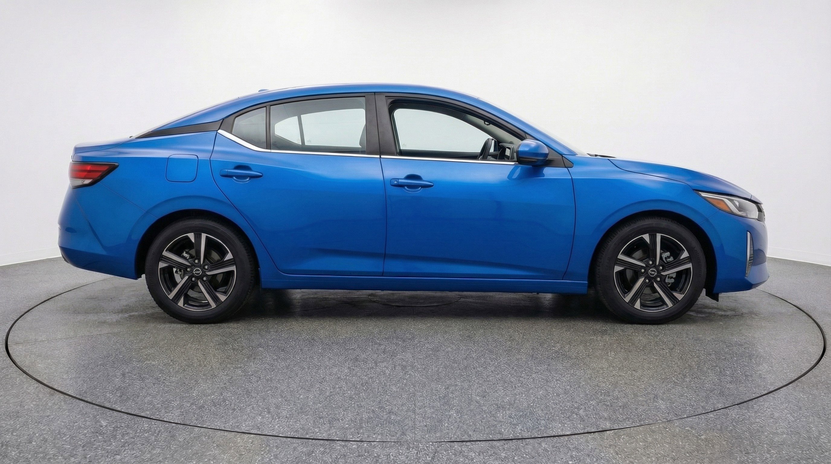 Used 2025 Nissan Sentra SV image 11