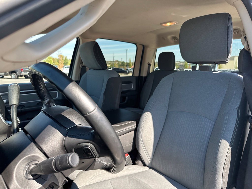 Used 2020 RAM 2500 Big Horn w/ Level 1 Equipment Group AWD/4WD image 40