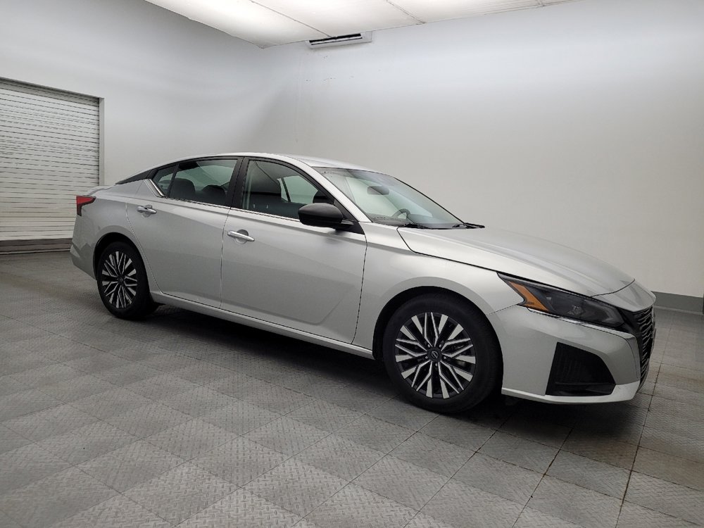 Used 2024 Nissan Altima 2.5 SV image 11