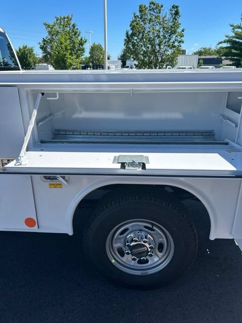 New 2026 Ford F250 XL w/ XL Chrome Package AWD/4WD image 14